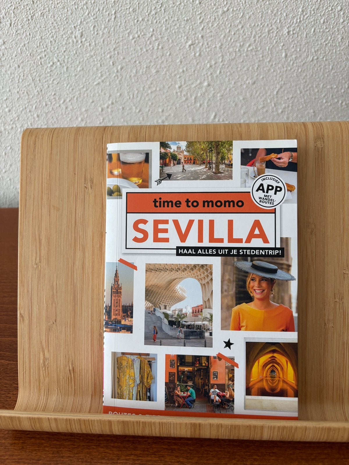 Sevilla reisgids Time to Momo, Overige merken, Europa, Ophalen of Verzenden, Zo goed als nieuw