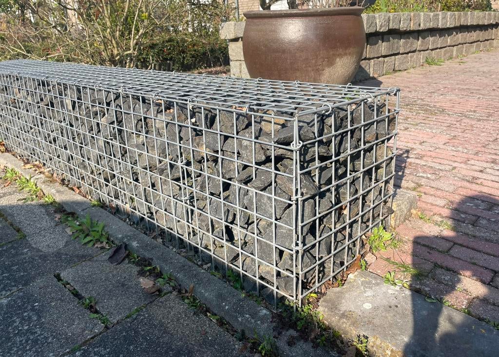 Gratis: schanskorf twee stuks tuinafscheiding, Ophalen, Zo goed als nieuw, IJzer, Sierhekwerk