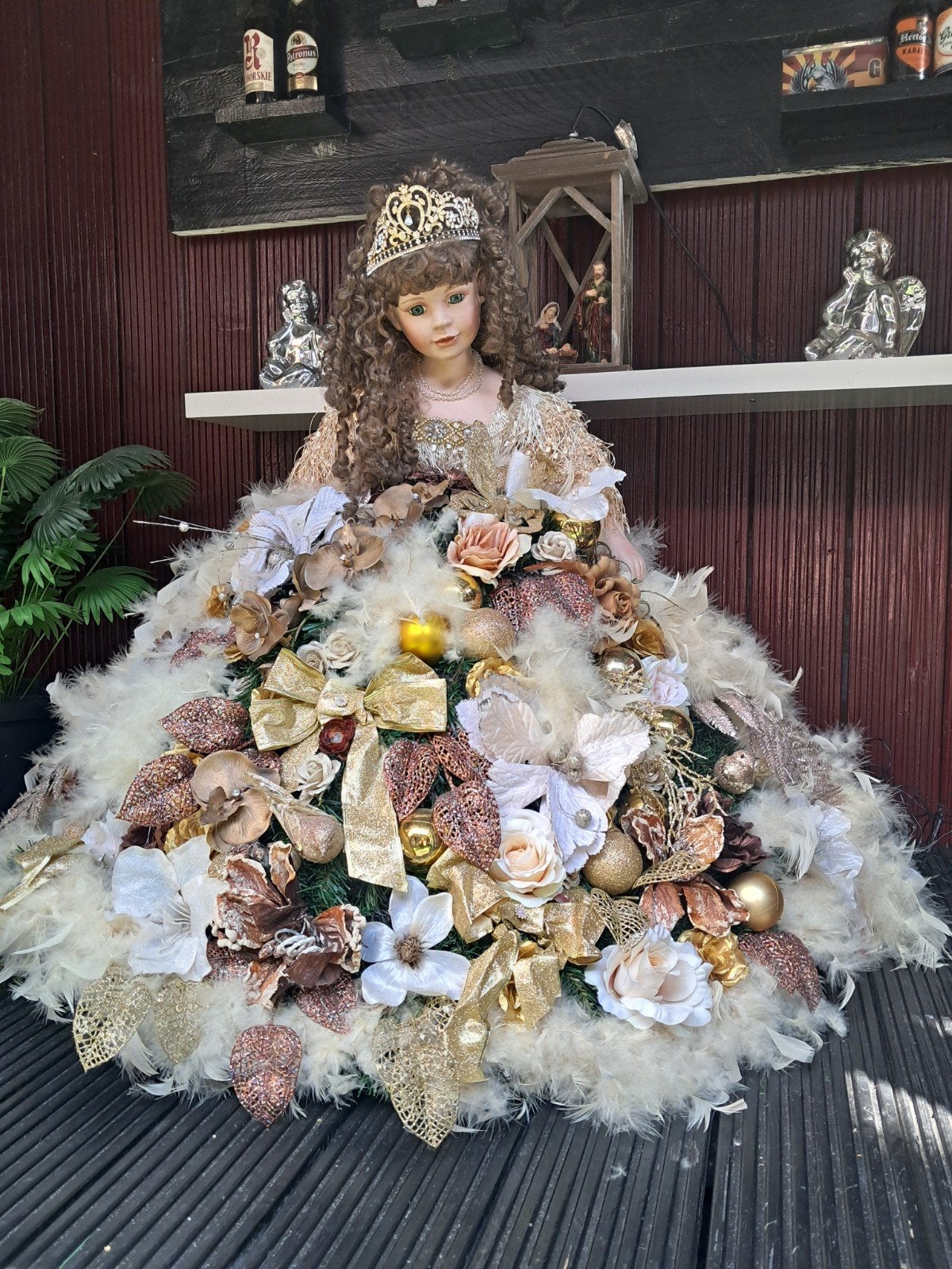 Prachtige decoratieve pop met feestelijke jurk, Ophalen, Zo goed als nieuw, Pop