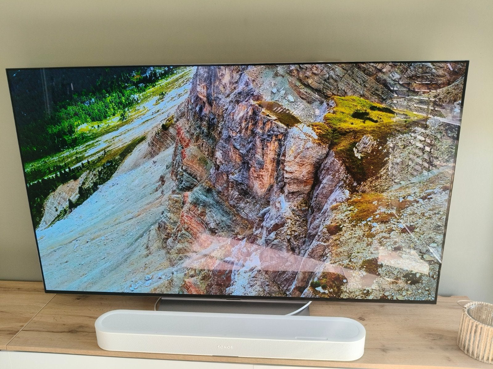 Foto 2 van LG OLED55C32LA – 55 inch OLED 4K – C3 – Dolby Vision