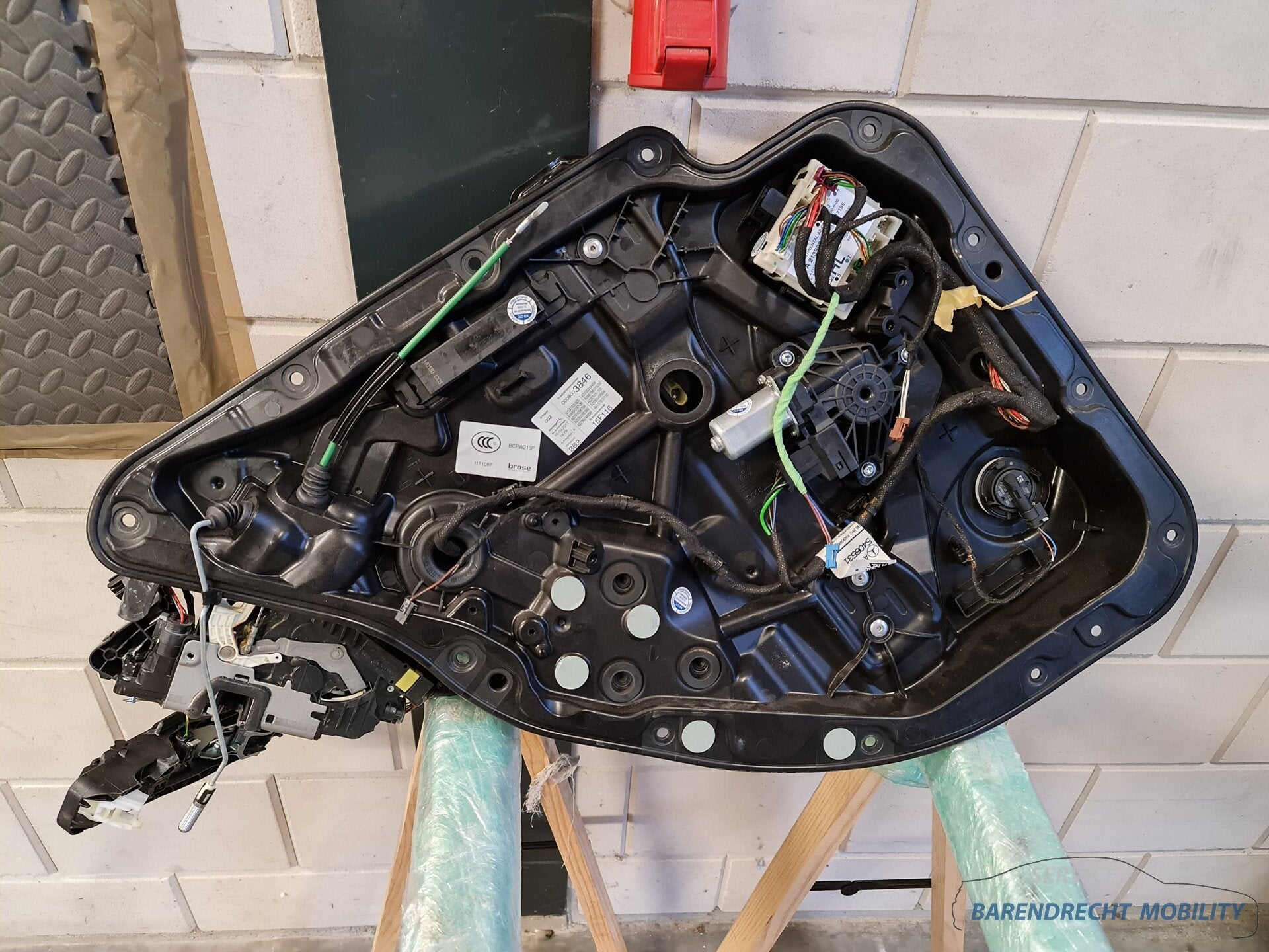 Mercedes W213 E Klasse sedan raam mechanisme motor ruit slot