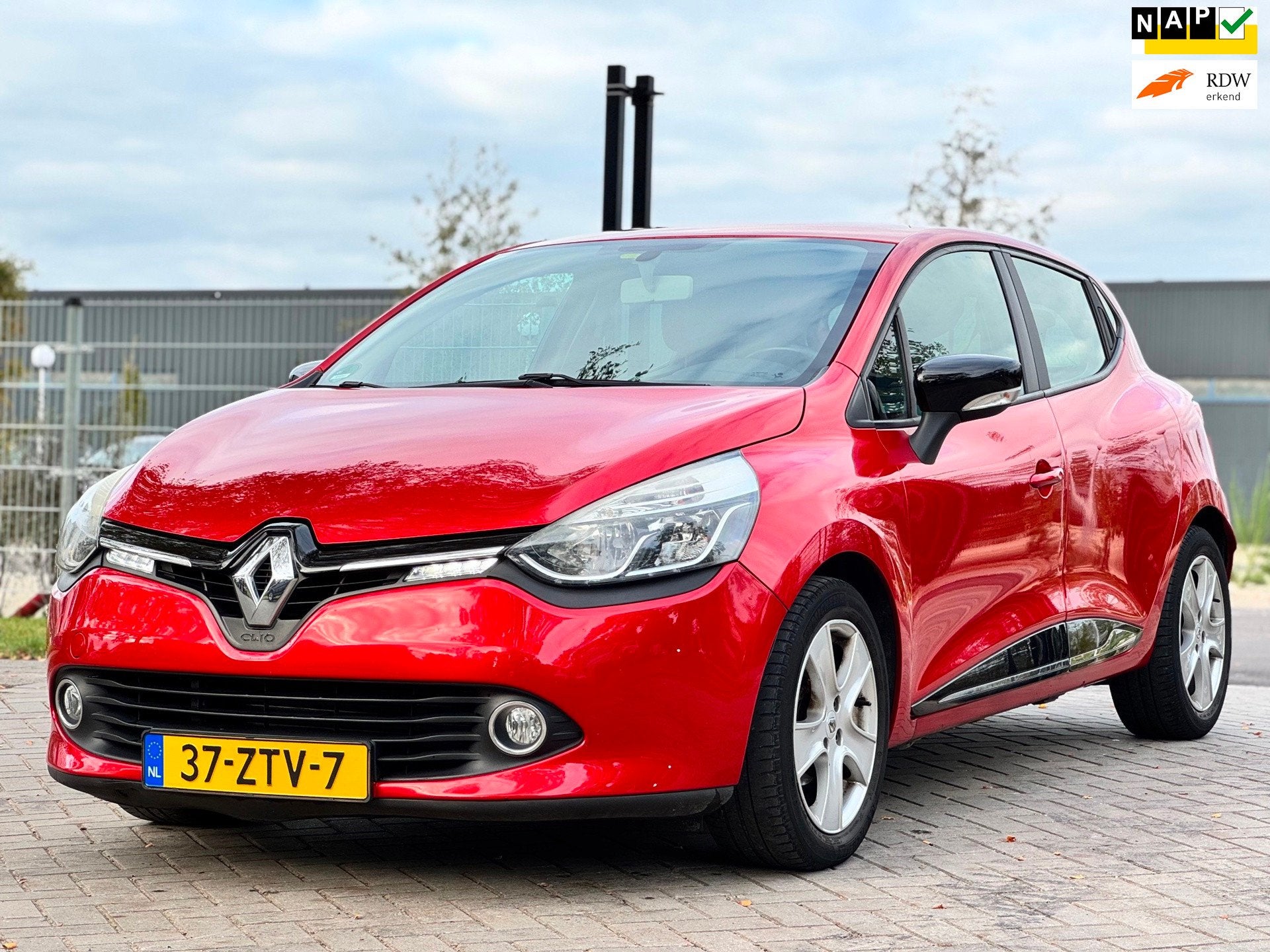 Renault Clio 0.9 TCe Expression|RIJD SCHAKELT PERFECT, Voorwielaandrijving, 540 kg, 23 km/l, Origineel Nederlands