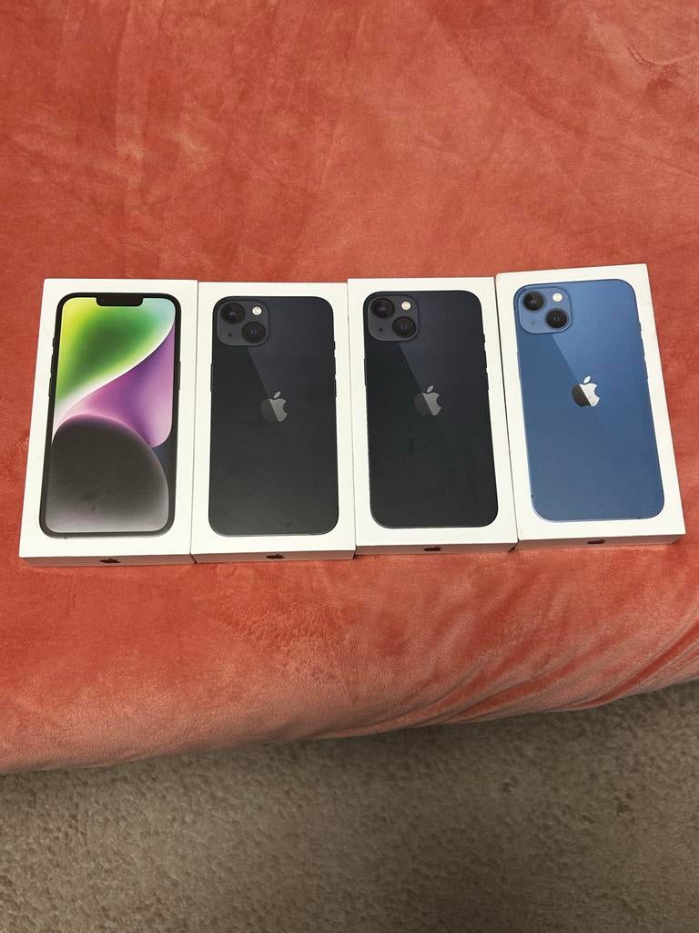 iPhone 13 en 14 en 16 doosjes - diverse kleuren, Ophalen of Verzenden, Zo goed als nieuw, Overige typen, Apple iPhone