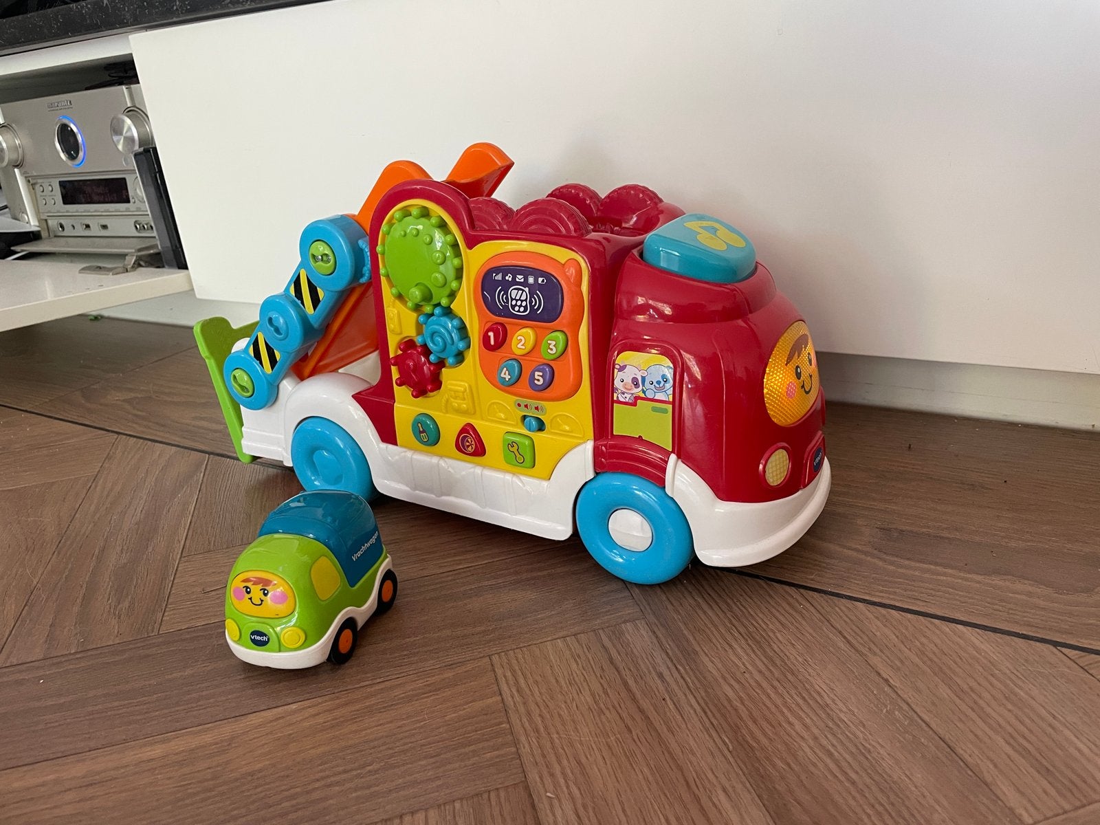 VTech Toet Toet Auto's Brandweerkazerne met Brandweerauto, Ophalen of Verzenden, Zo goed als nieuw, Auto, Met licht