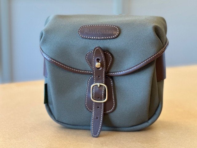 Billingham Hadley Digital Sage FibreNyte / Chocolate Leather, Overige merken, Ophalen of Verzenden, Zo goed als nieuw, Zijvakken