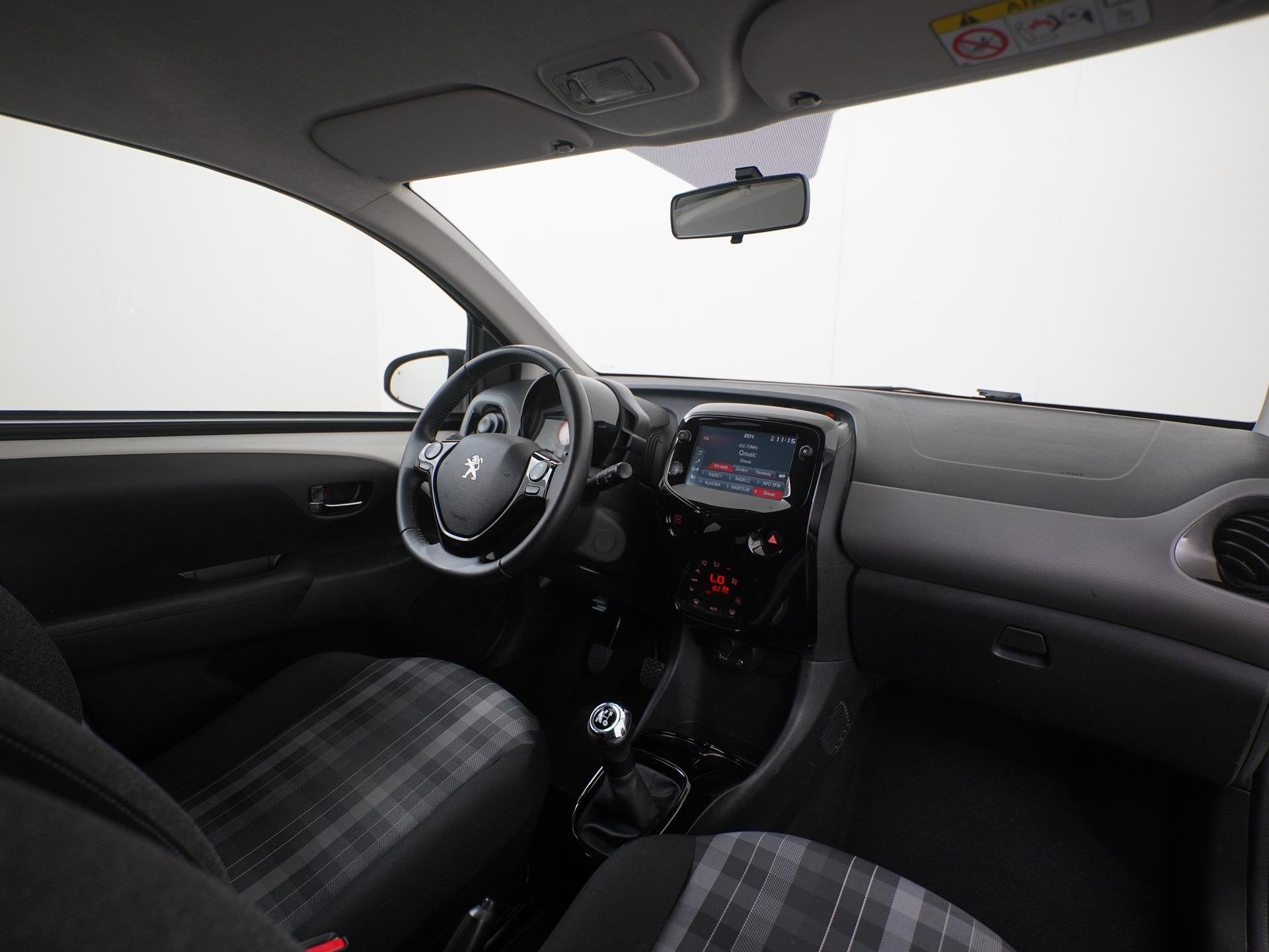 Peugeot 108 1.0 e-VTi Allure | Camera | CarPlay | Zondag Ope, Voorwielaandrijving, Stof, Gebruikt, 4 stoelen