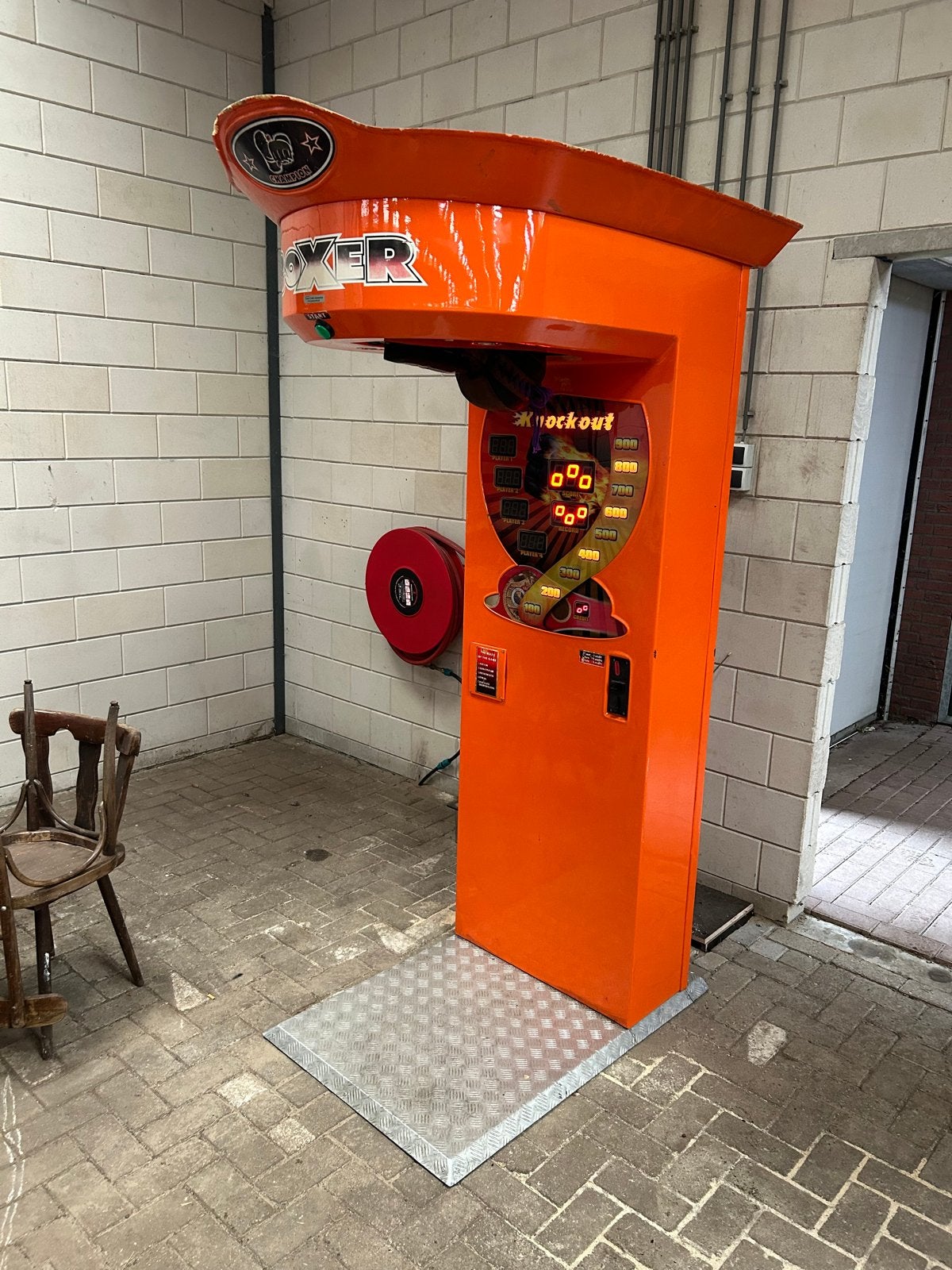 Werkende boksbal - Munten en vrij spelen, Ophalen of Verzenden, Gebruikt