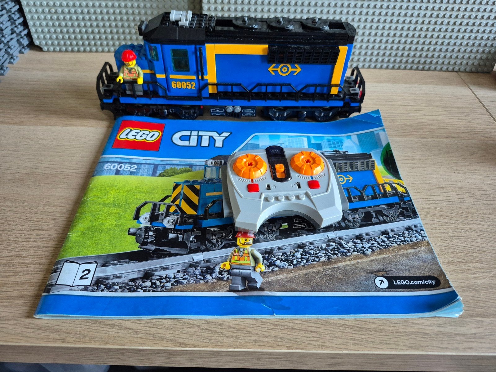 Lego City 60052 Vrachttrein Locomotief werkend met boekje, Lego, Ophalen of Verzenden, Complete set, Inclusief instructies