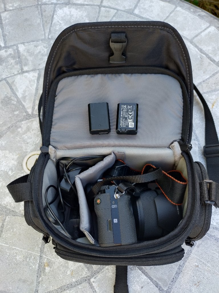 Foto 15 van Sony Alpha a7 full frame mirrorless camera met zoomlens