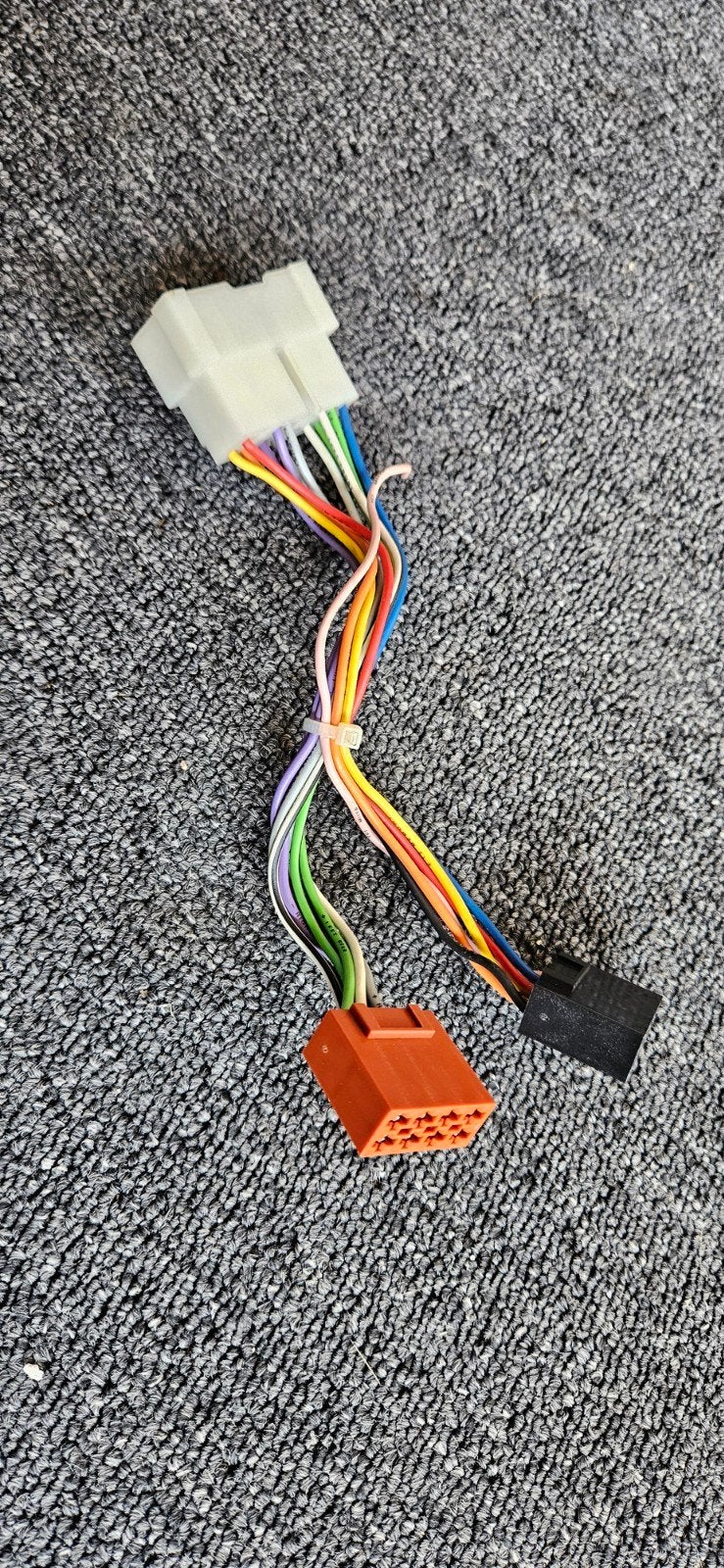 Te koop ISO radio stekker 20pin toyota, Ophalen