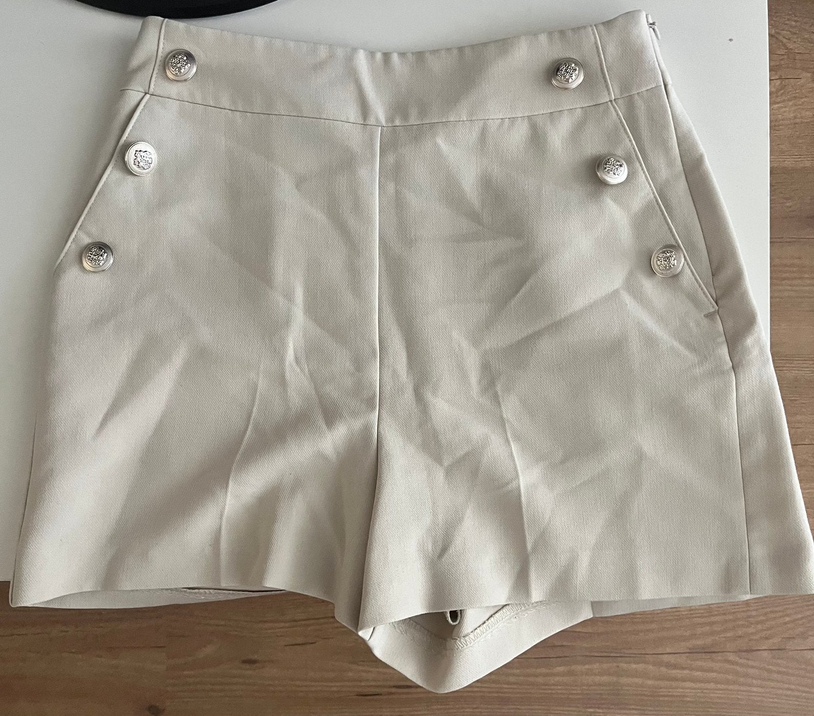 Korte broek, Kleding | Dames, Kort, Verzenden, Beige, Zo goed als nieuw