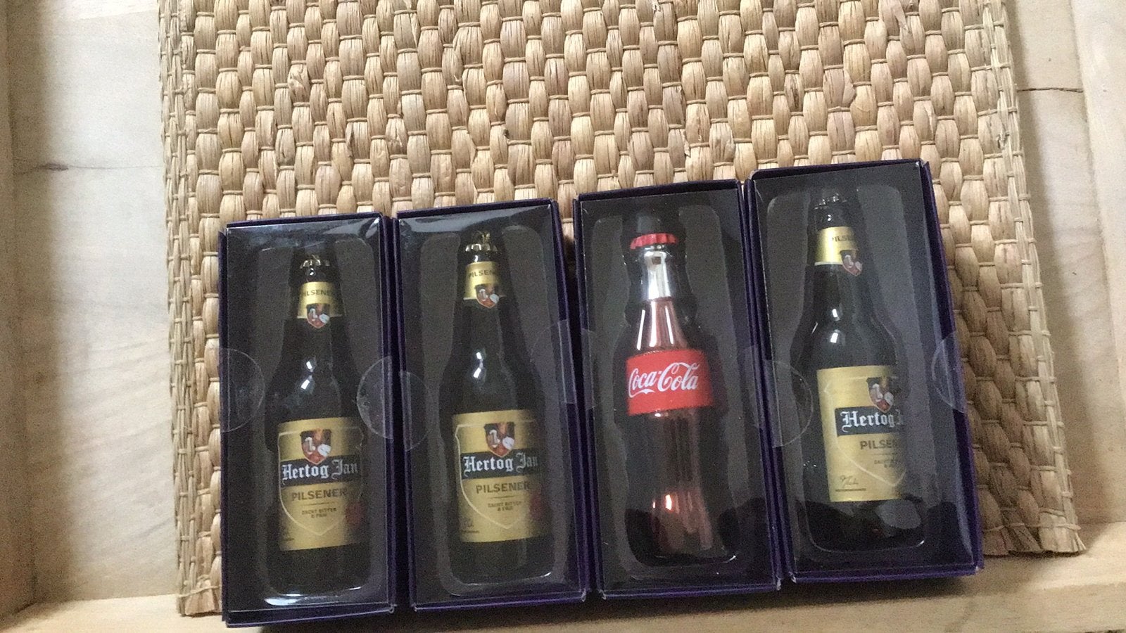 Nieuw glazen kersthangers 3x Hertog Jan 1x colaflesje, Ophalen, Nieuw