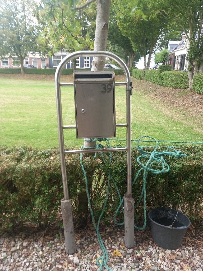 brievenbus gratis, Tuin en Terras, Ophalen, Gebruikt, Rvs, Staande brievenbus