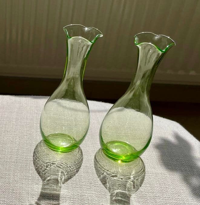 2 Anna groen vaasjes, Antiek en Kunst, Antiek | Glas en Kristal, Ophalen