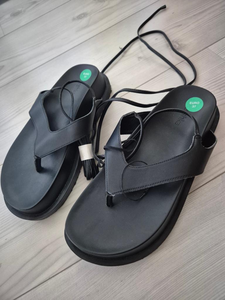 bershka toffe plateauslippers nieuw maat 37, Slippers, Verzenden, Zwart, Nieuw