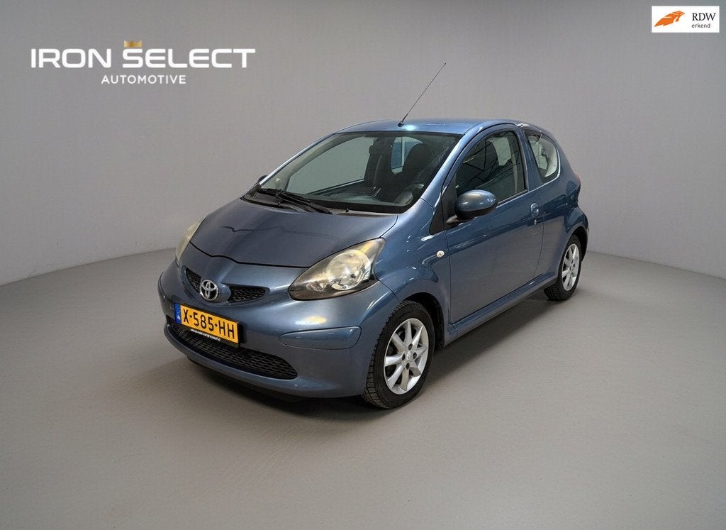 Toyota Aygo 1.0-12V met nieuwe koppeling en APK TOT JUNI 202, Auto's, Voorwielaandrijving, Gebruikt, 68 pk, Bedrijf