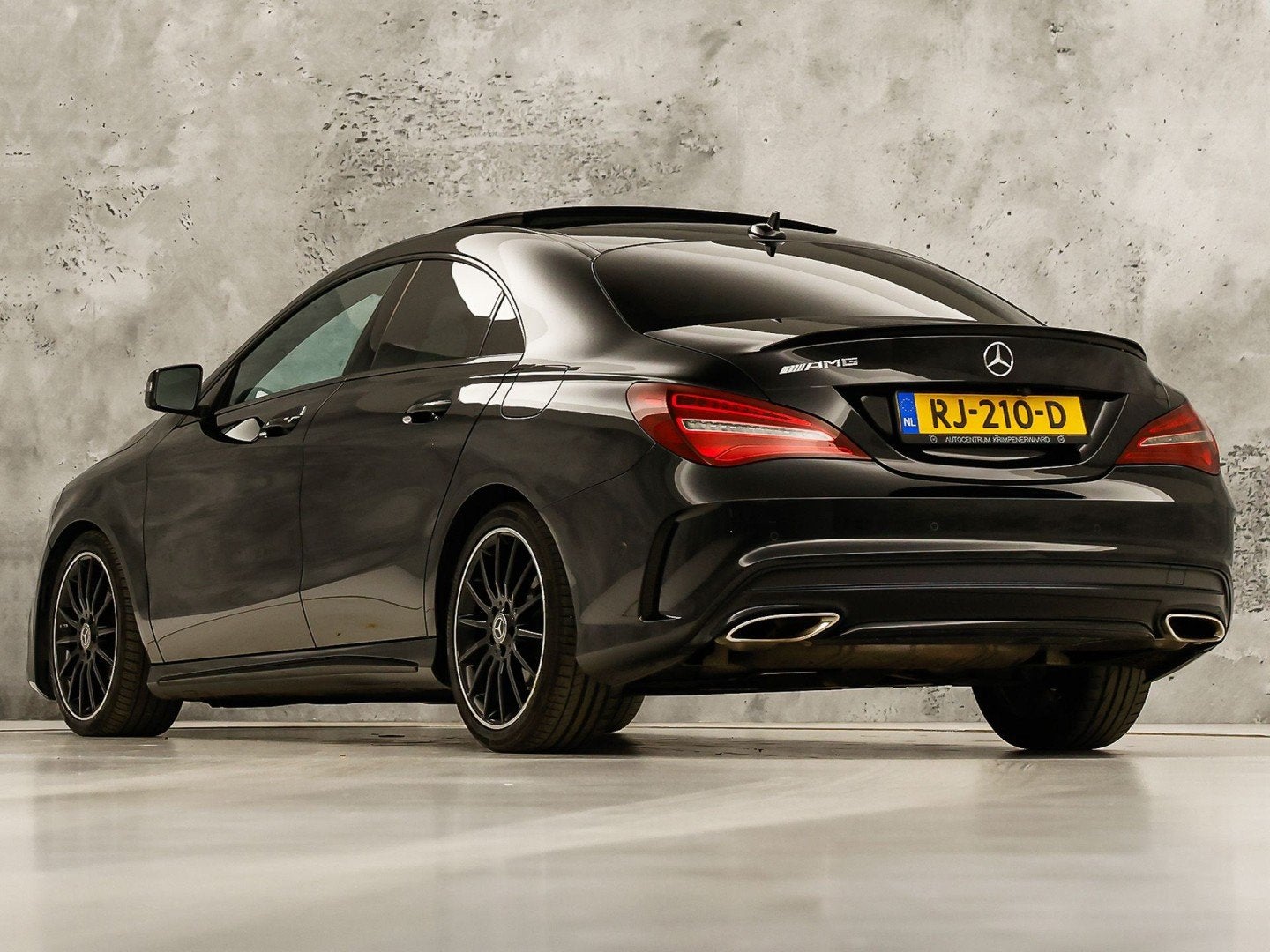 Mercedes-Benz CLA-Klasse 180 AMG Sport Automaat (PANORAMADAK, Auto's, Gebruikt, 4 cilinders, USB, Leder en Stof