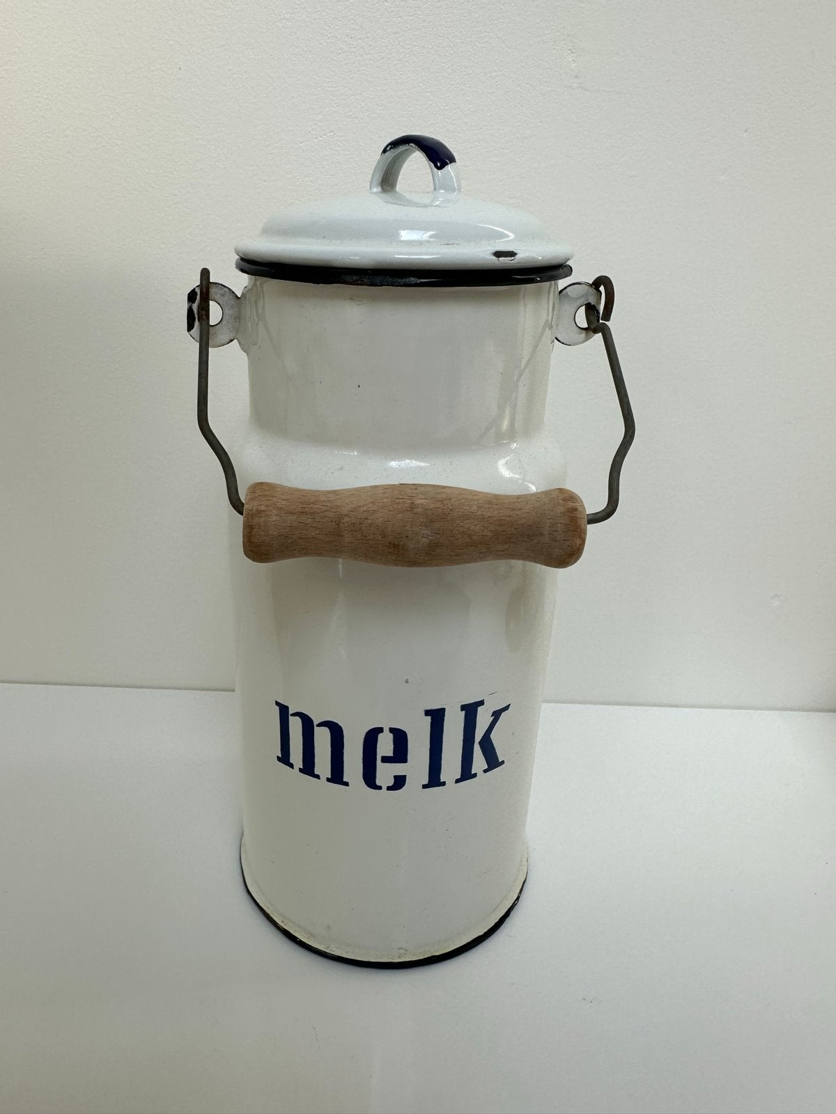 Emaille melkkan met houten handvat, Ophalen of Verzenden