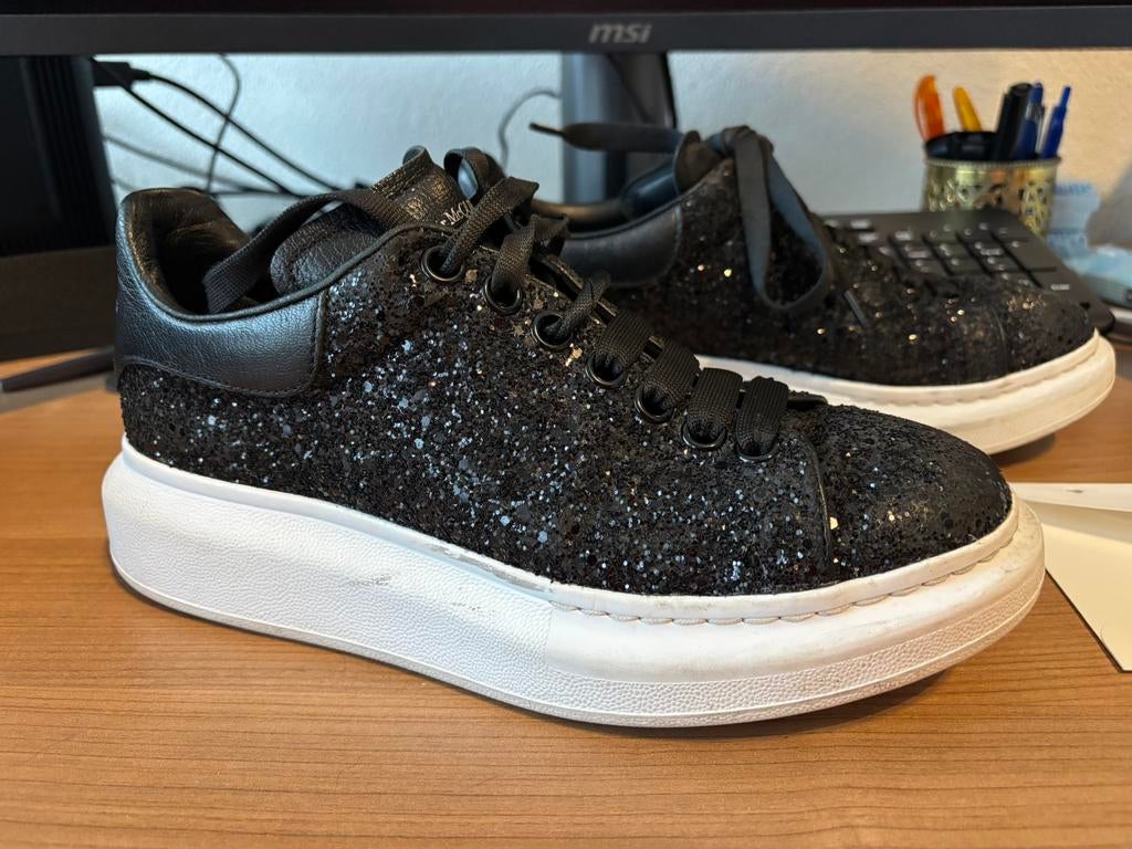 Alexander McQueen Dames Glitter Sneaker Maat 39 met bon!!!, Kleding | Dames, Zwart, Ophalen of Verzenden, Sneakers of Gympen, Zo goed als nieuw