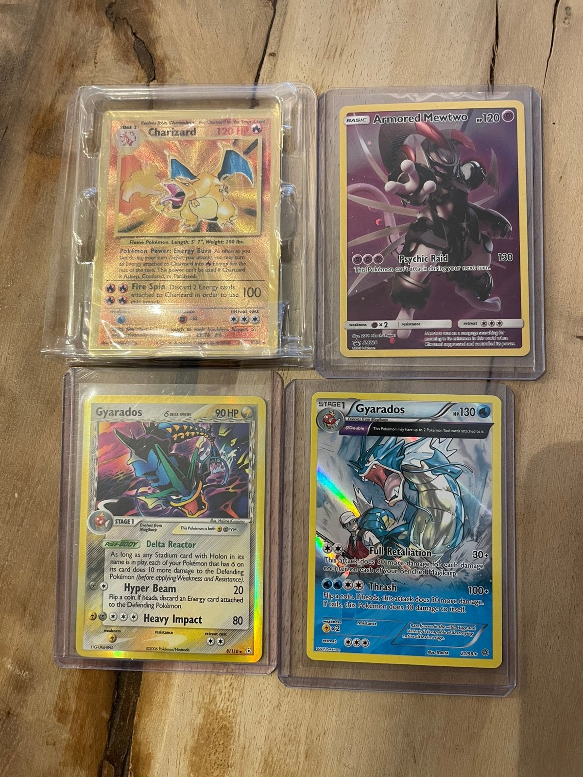 4 Zeldzame Pokémon kaarten: Charizard, Mewtwo, Gyarados, Hobby en Vrije tijd, Verzamelkaartspellen | Pokémon, Ophalen of Verzenden