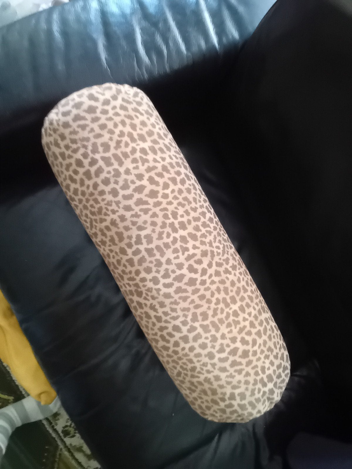 Rolkussen met dierenprint - Zo goed als nieuw, Afneembare hoes, Bruin, Ophalen of Verzenden, Zo goed als nieuw