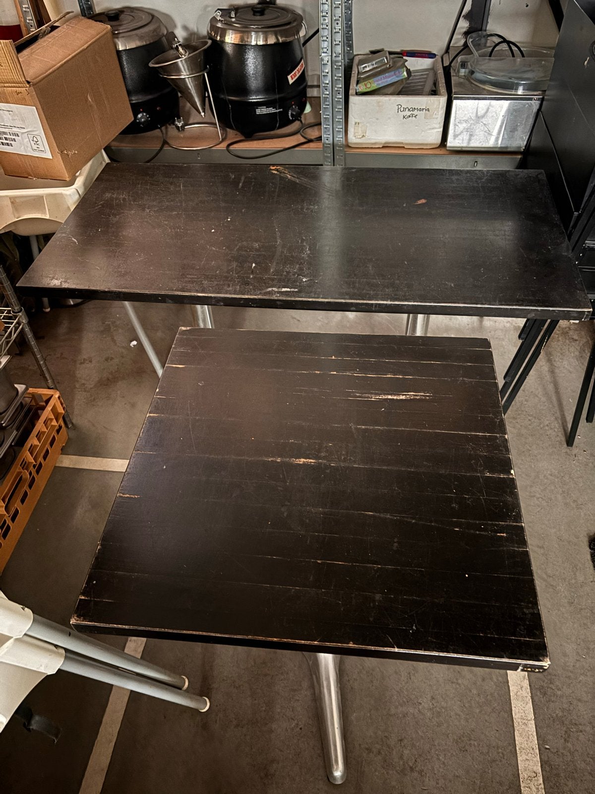 Zwarte gebruikte tafels, Huis en Inrichting, Gebruikt, Tot twee personen, Rechthoekig, Overige houtsoorten