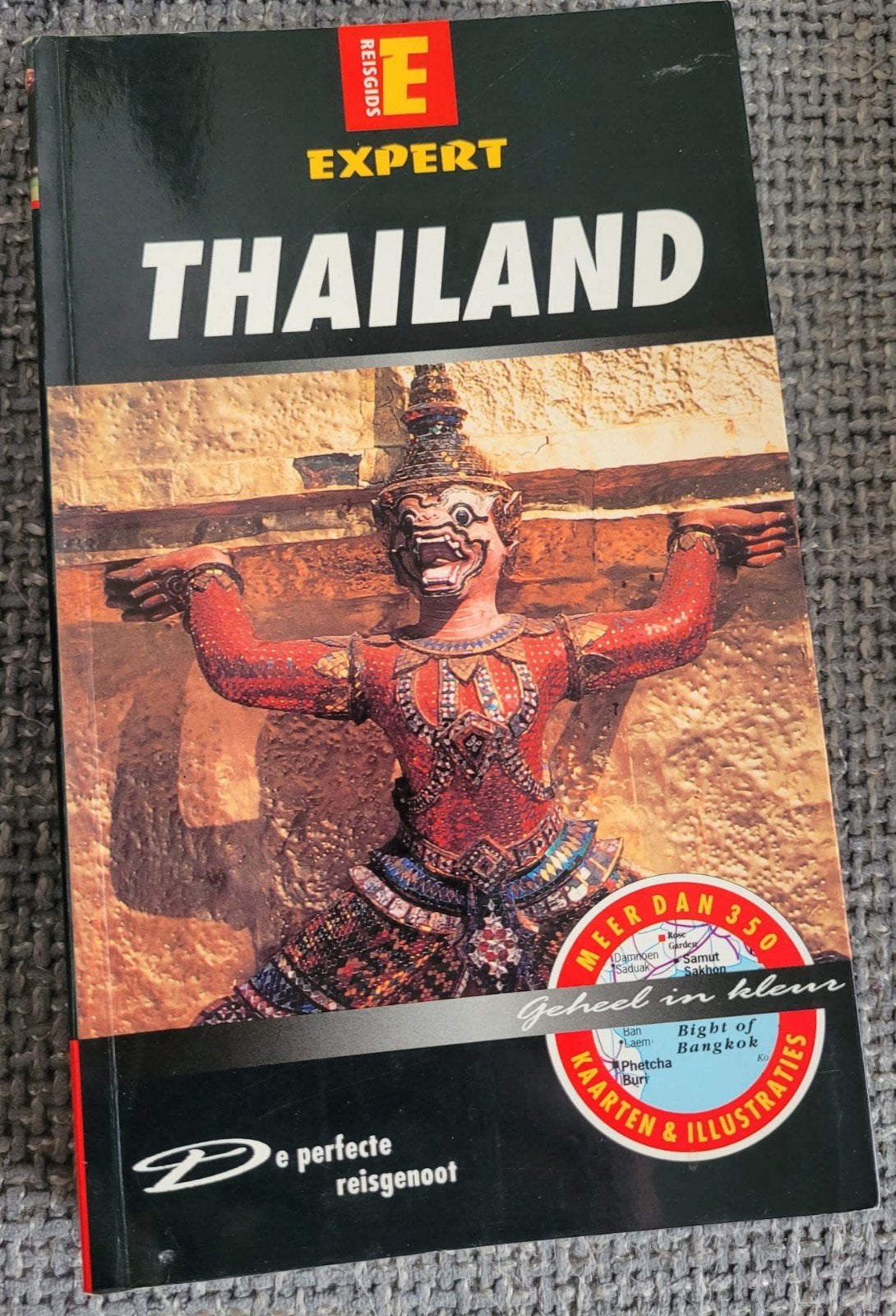M. Clutterbuck - Thailand 2 cm dik bangkok, Overige merken, Ophalen of Verzenden, Zo goed als nieuw, Reisgids of -boek