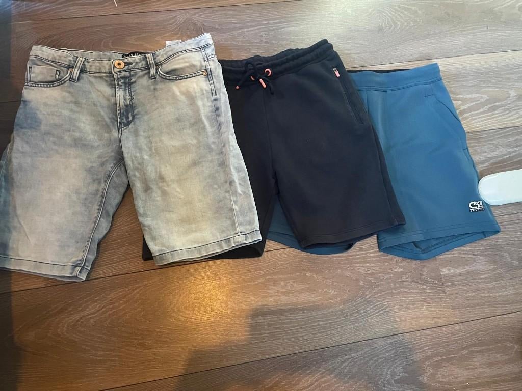 Korte broeken Cars 16, Cruyff, maat 176, Broek, Ophalen of Verzenden, Zo goed als nieuw, Jongen