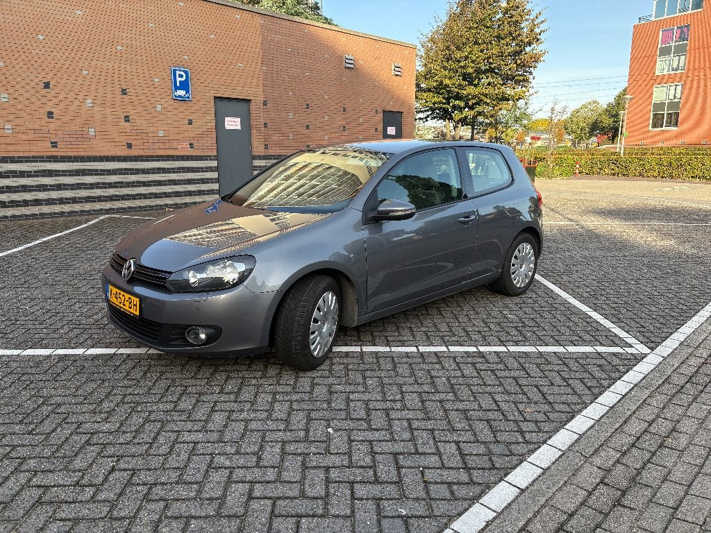 Volkswagen Golf 1.6, 2009, Grijs, Voorwielaandrijving, Beige, Zilver of Grijs, Hatchback