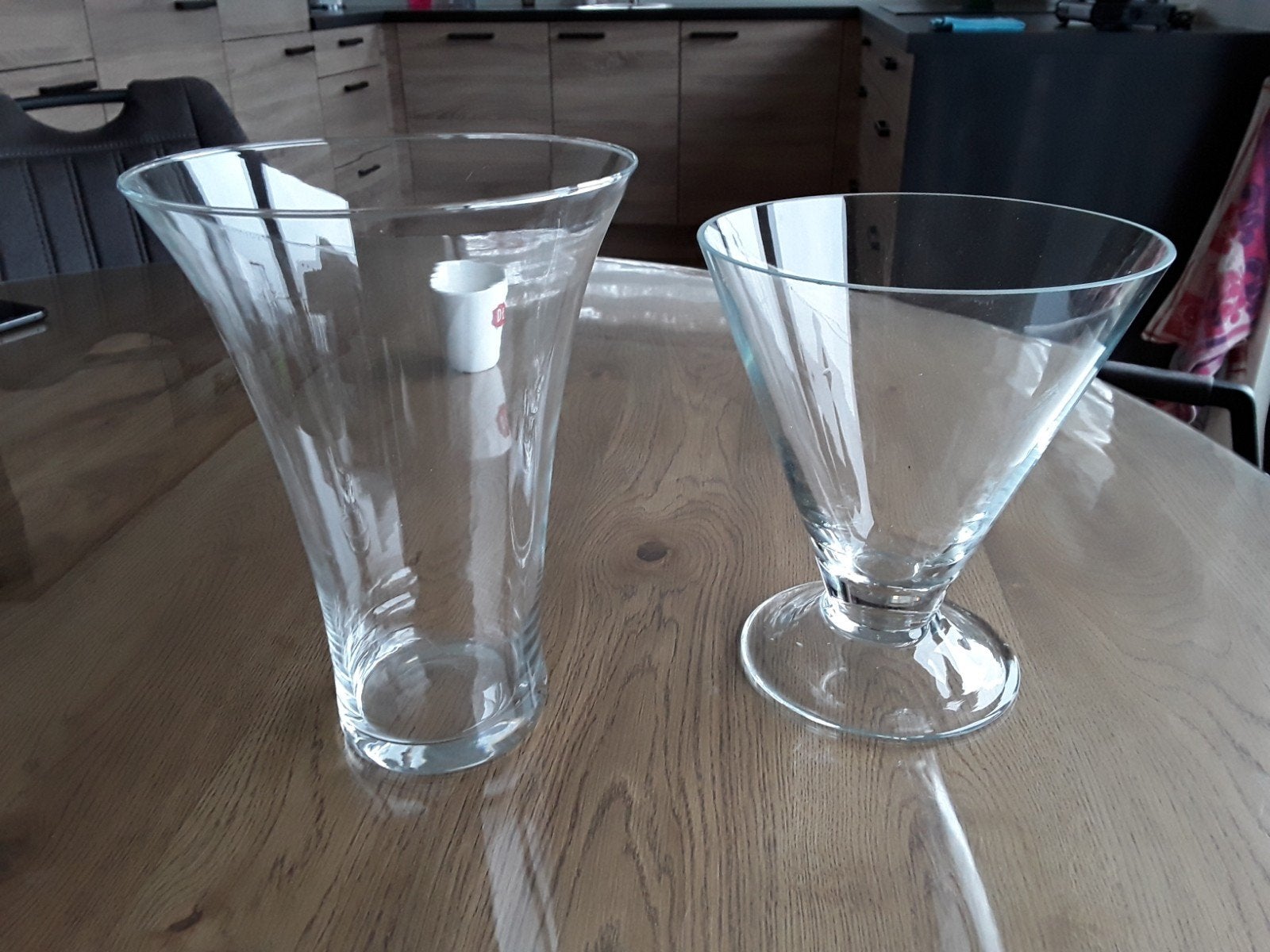 2 glazen bloemenvazen, Huis en Inrichting, Woonaccessoires | Vazen, Overige kleuren, Ophalen of Verzenden, Minder dan 50 cm, Glas