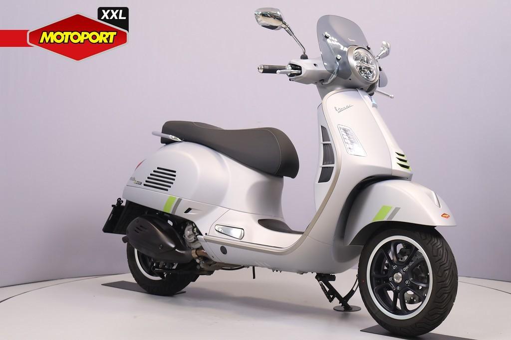 Vespa GTS 300 SUPER TECH, Motoren, Scooter, Bedrijf, Vespa