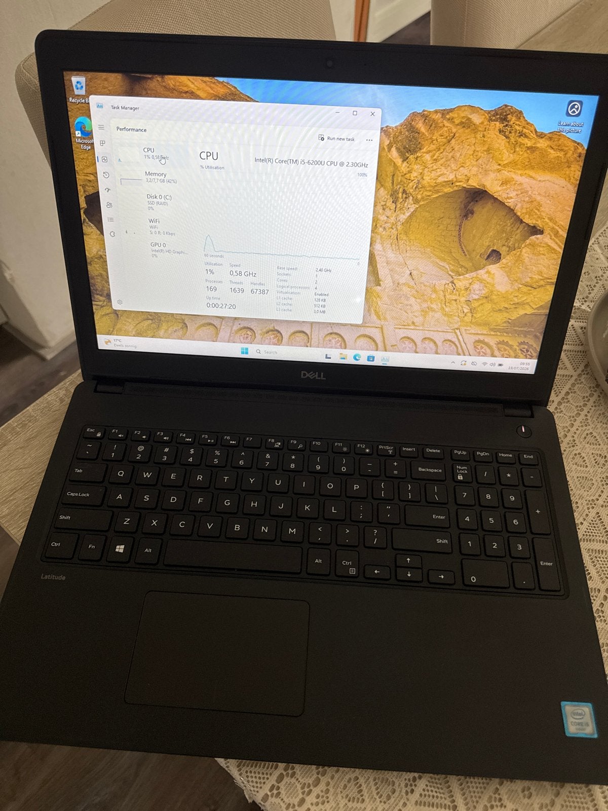 Dell Latitude 3580 i5 8GB RAM 256GB SSD - Witte vlek, Computers en Software, Windows Laptops, Gebruikt, 2 tot 3 Ghz, 15 inch, 8 GB