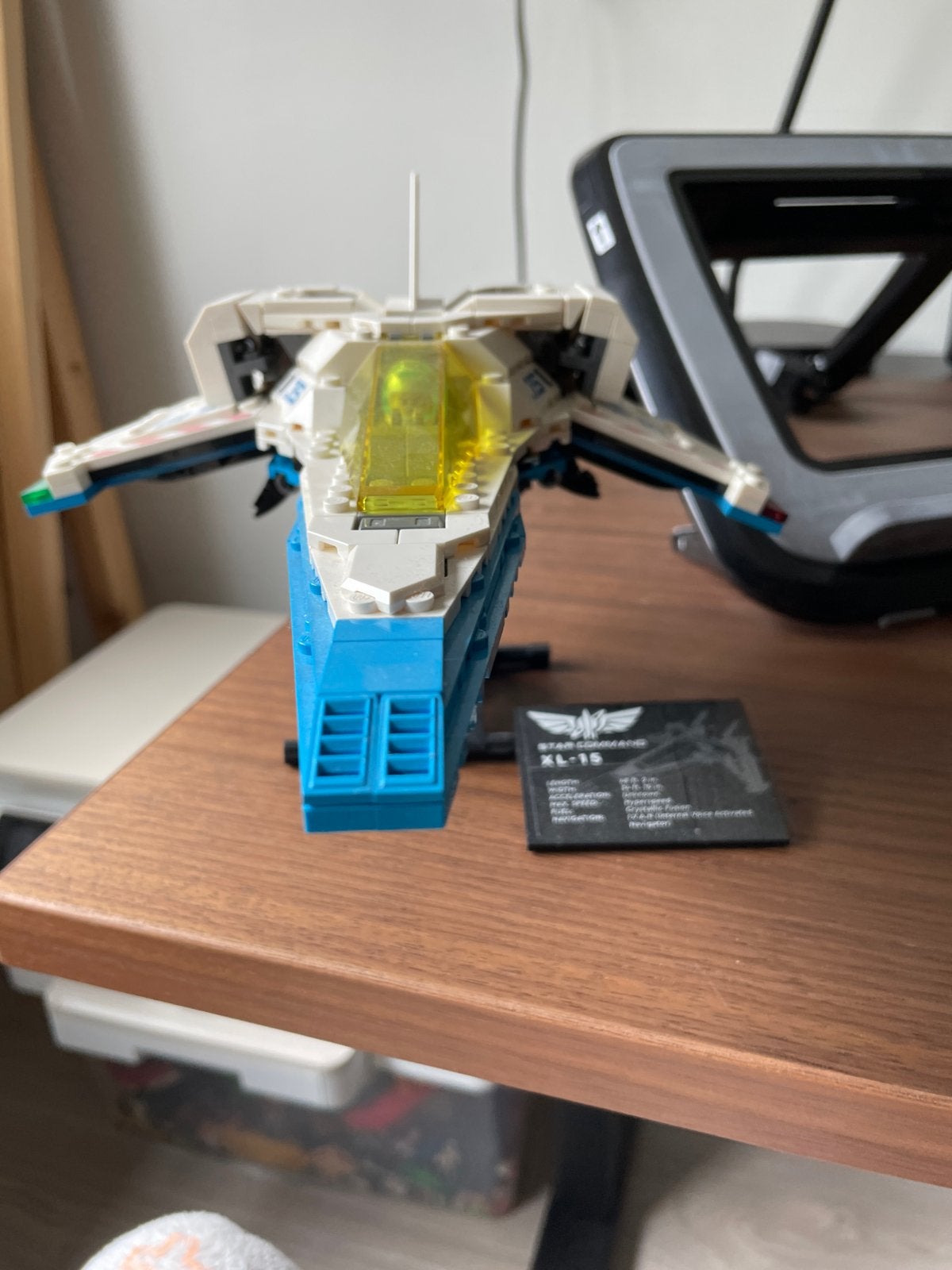 Lego M-Tron ruimteschip met standaard, Ophalen, Zo goed als nieuw, Overige merken