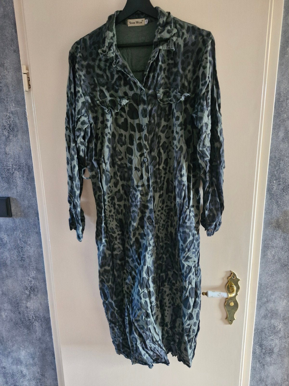 Groene jaguar print jurk maat l-xl, Kleding | Dames, Jurken, Maat 46/48 (XL) of groter, Onbekend, Zo goed als nieuw, Knielengte