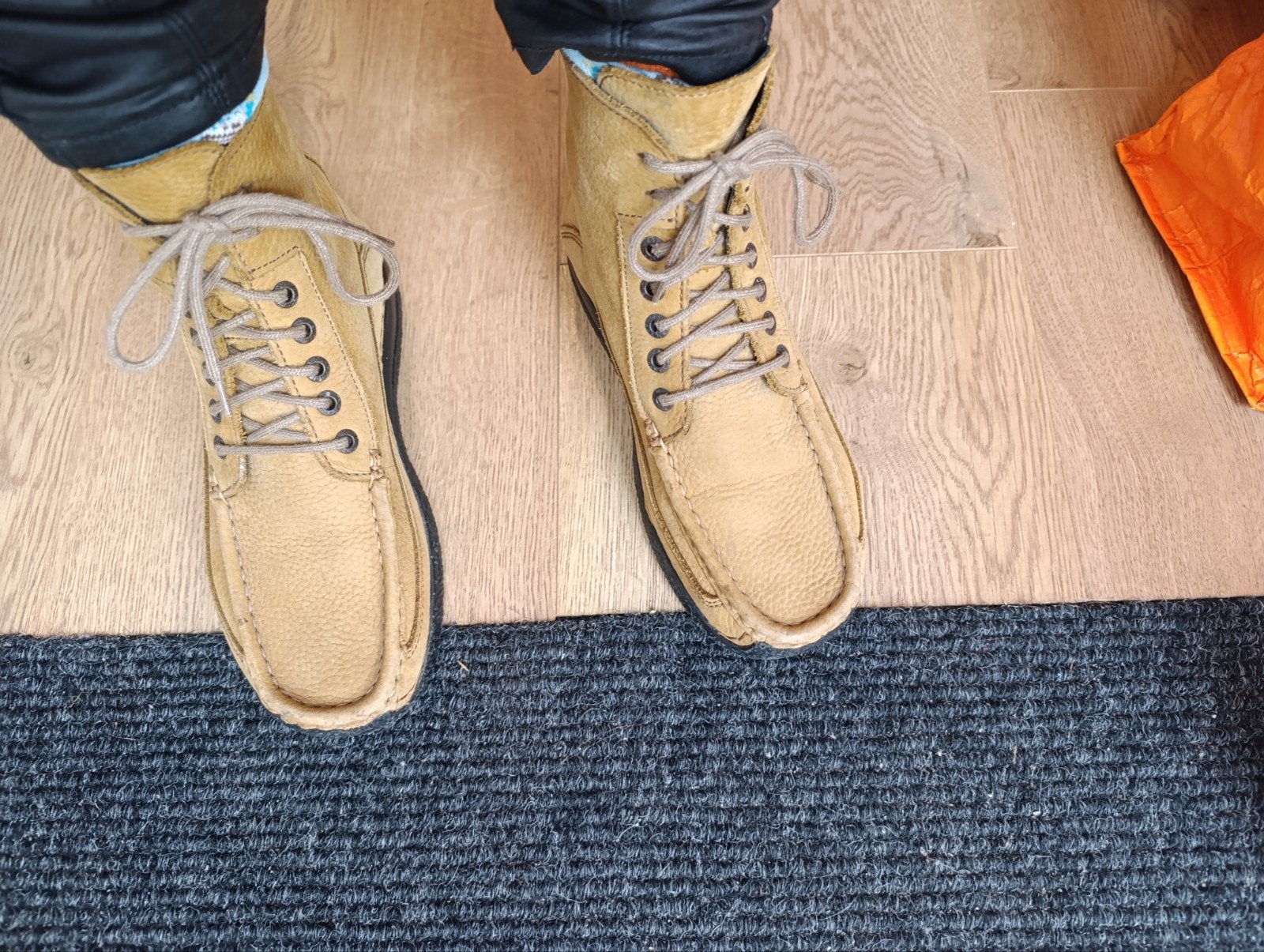 Wolky beige hoge veterlaarzen - Maat 38, suède, Kleding | Dames, Hoge laarzen, Wolky, Beige, Ophalen of Verzenden