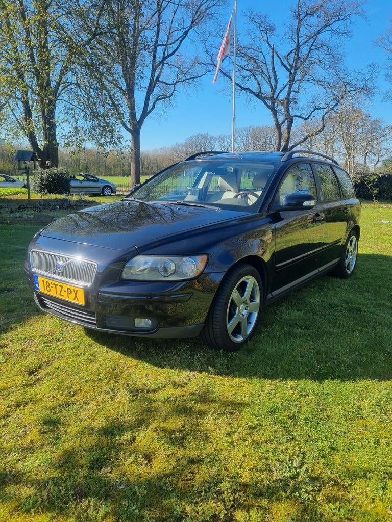 Volvo V50 2.0 D 2007 Zwart luxe uitvoering!, Voorwielaandrijving, 136 pk, Beige, 4 cilinders