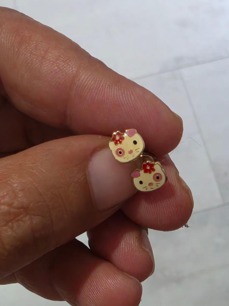 9 karaat goud oorbel hello kitty, Verzenden, Goud, Oorbellen