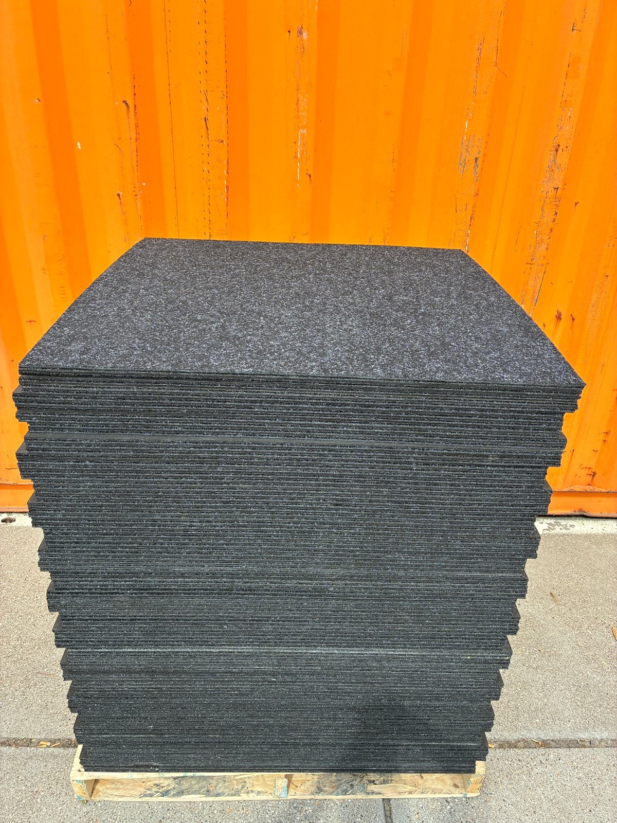 Tapijttegels / 3000 stuks, Ophalen, 75 m² of meer, Naaldvilt heuga interface, Geel