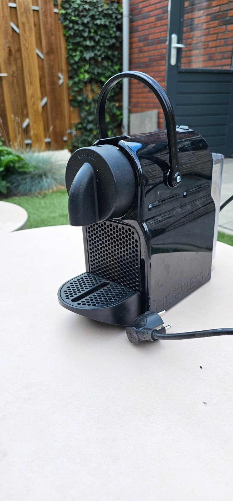 Delonghi Nespresso cups machine - Gebruikt maar werkt prima