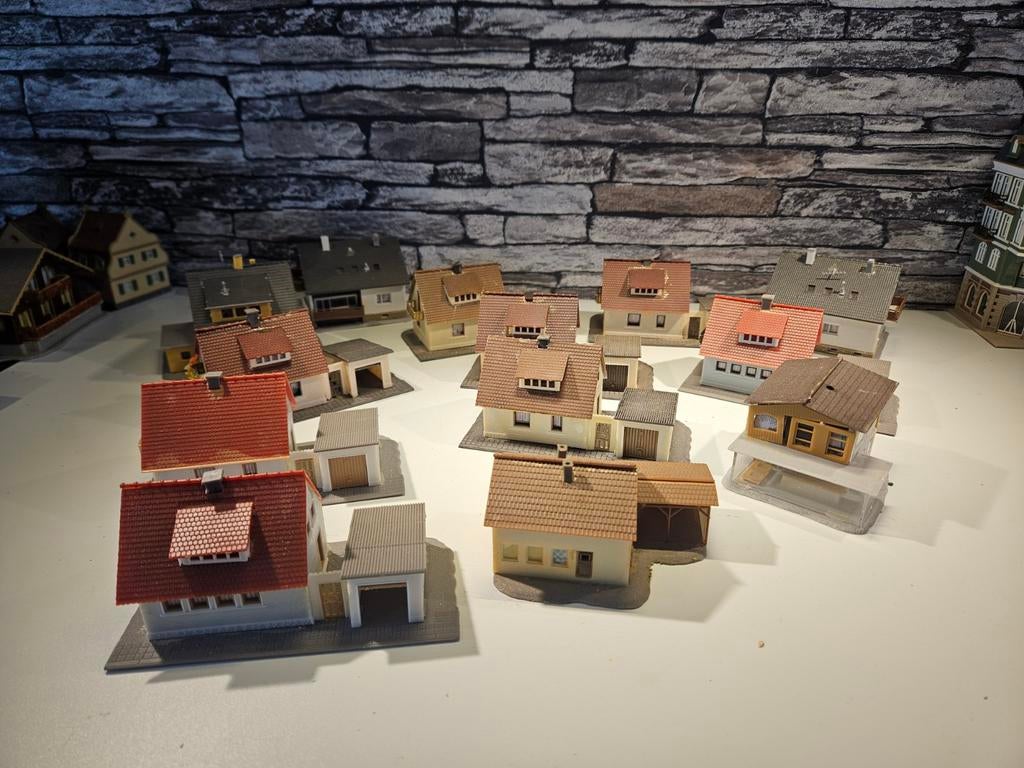 13 kleine huisjes bungalows N spoor modeltrein 1:160, Overige merken, Gebruikt, Gelijkstroom of Wisselstroom, Brug, Tunnel of Gebouw