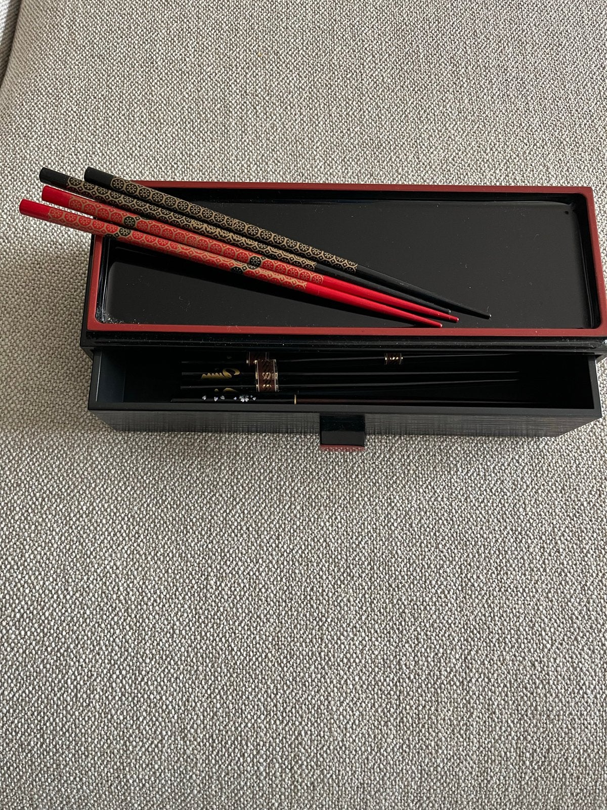 Chopsticks set met houder - Zwart/Rood, Ophalen, Nieuw, Hout