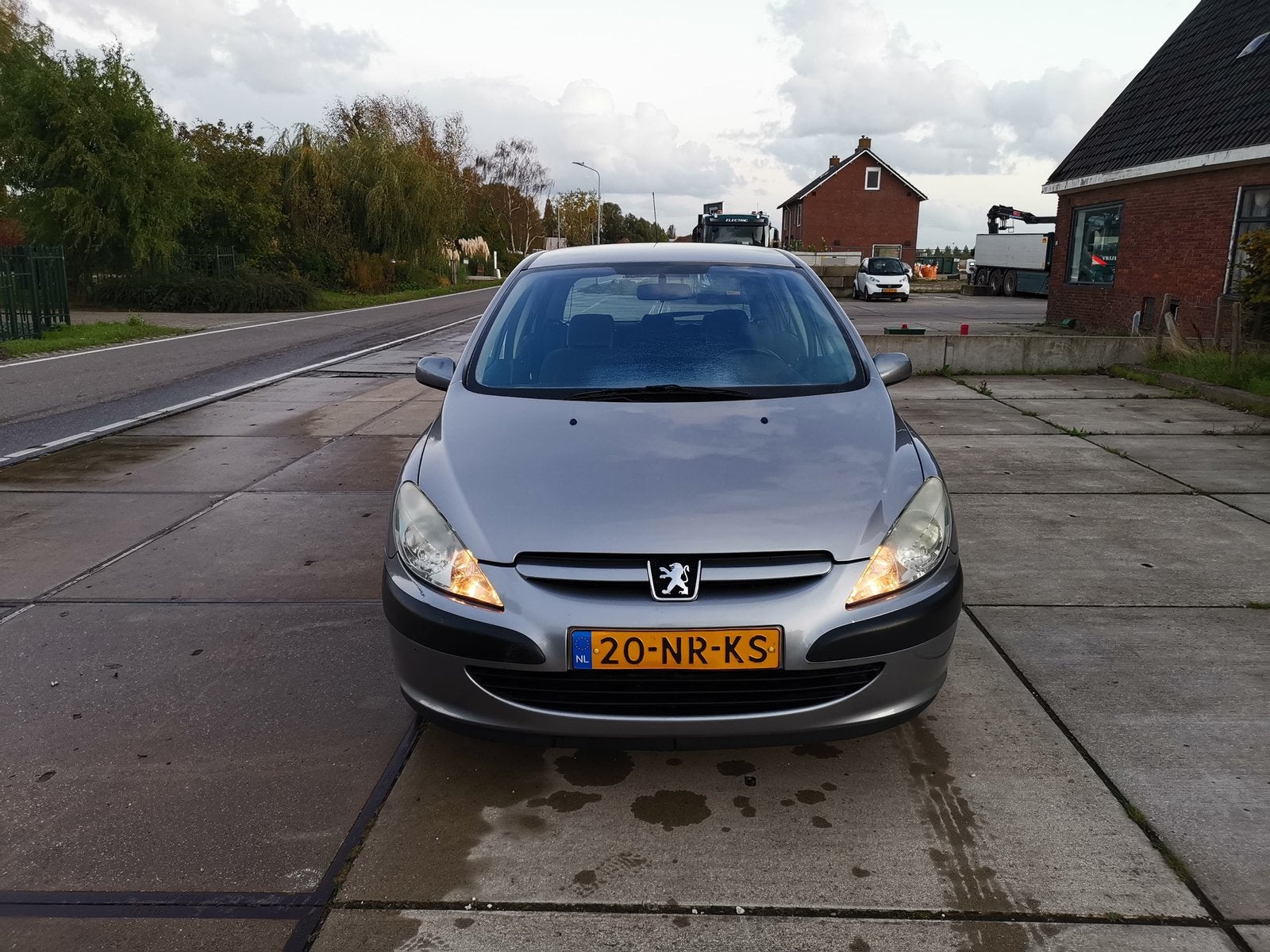 Peugeot 307 2.0 16V  5DR 2004 Grijs, Airco, Auto's, 625 kg, 4 cilinders, 1194 kg, Origineel Nederlands