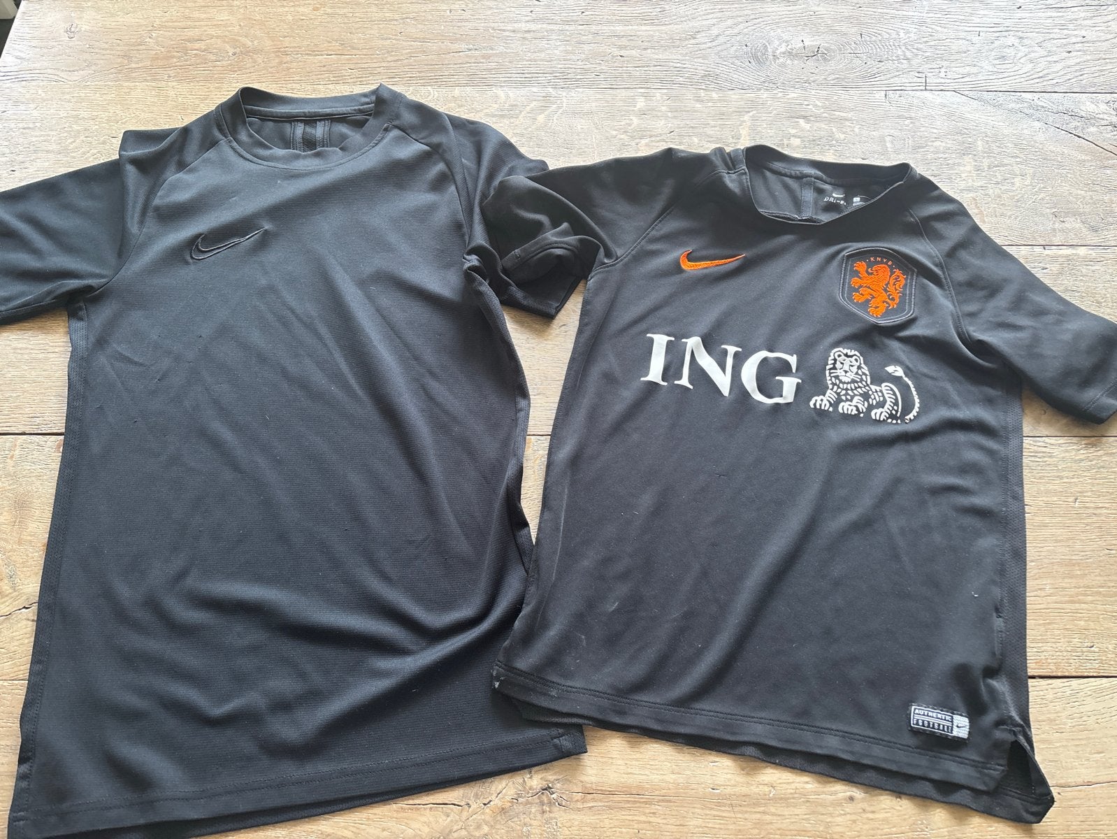 Nike Oranje voetbalshirt en sportshirt - Maat 158, Kinderen en Baby's, Ophalen of Verzenden, Gebruikt, Jongen of Meisje