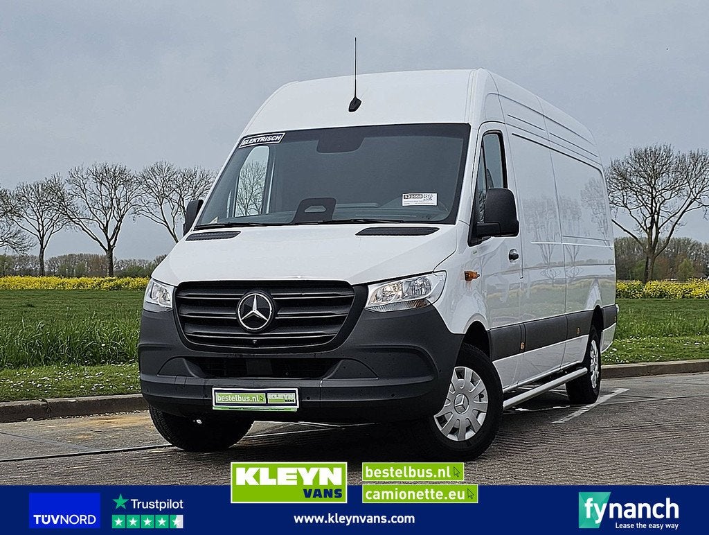MERCEDES-BENZ ESPRINTER 320 300km wltp 81kwh, Automaat, Stoelverwarming, Gebruikt, Wit