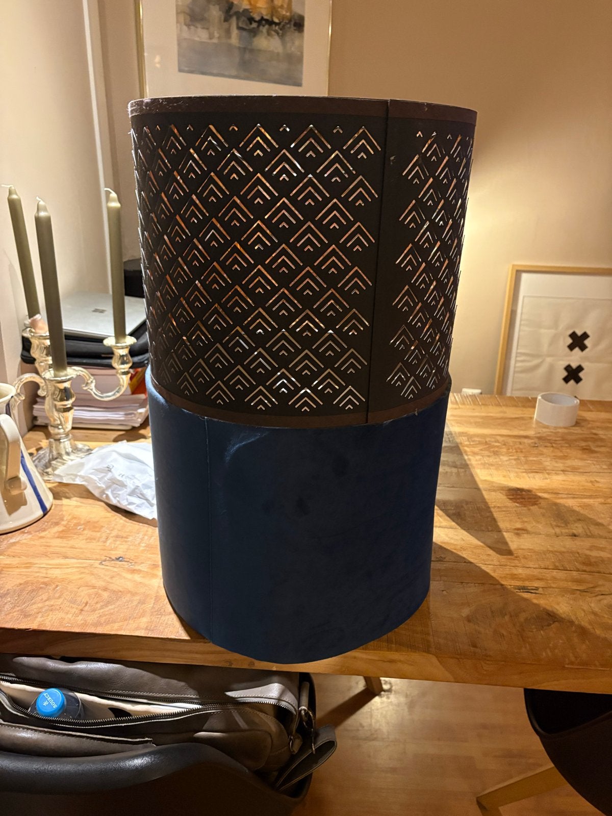Twee unieke lampenkappen, zwart met goud en blauw velours, Metaal, Gebruikt, Rond, Ophalen of Verzenden