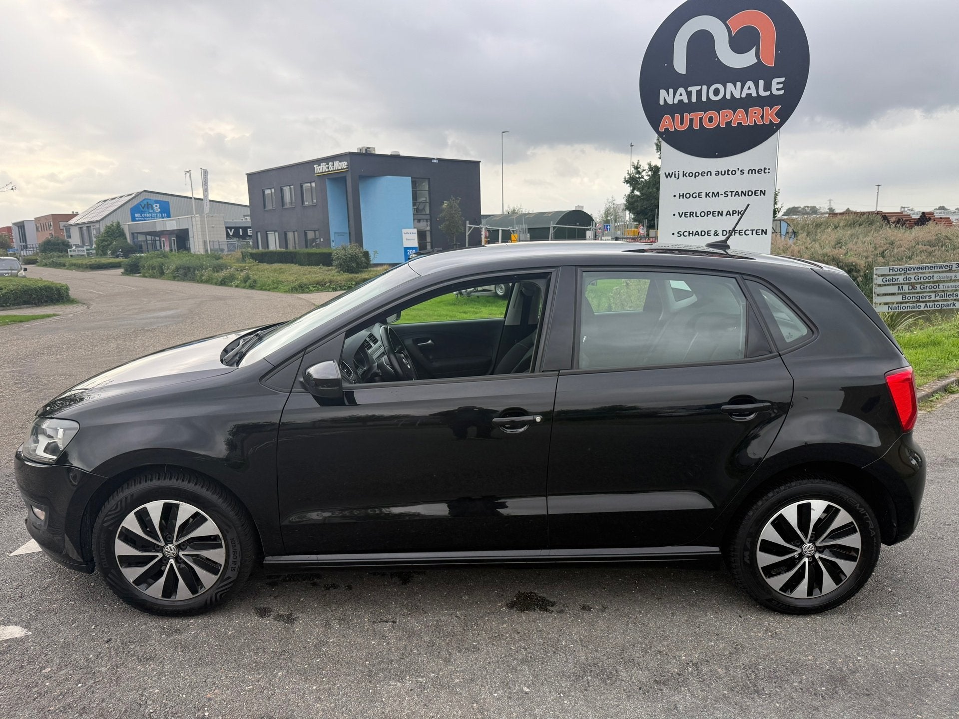 Volkswagen Polo Volkswagen Polo 1.0 BlueMotion | 2016 | Benz, Voorwielaandrijving, 95 pk, Zwart, Handgeschakeld