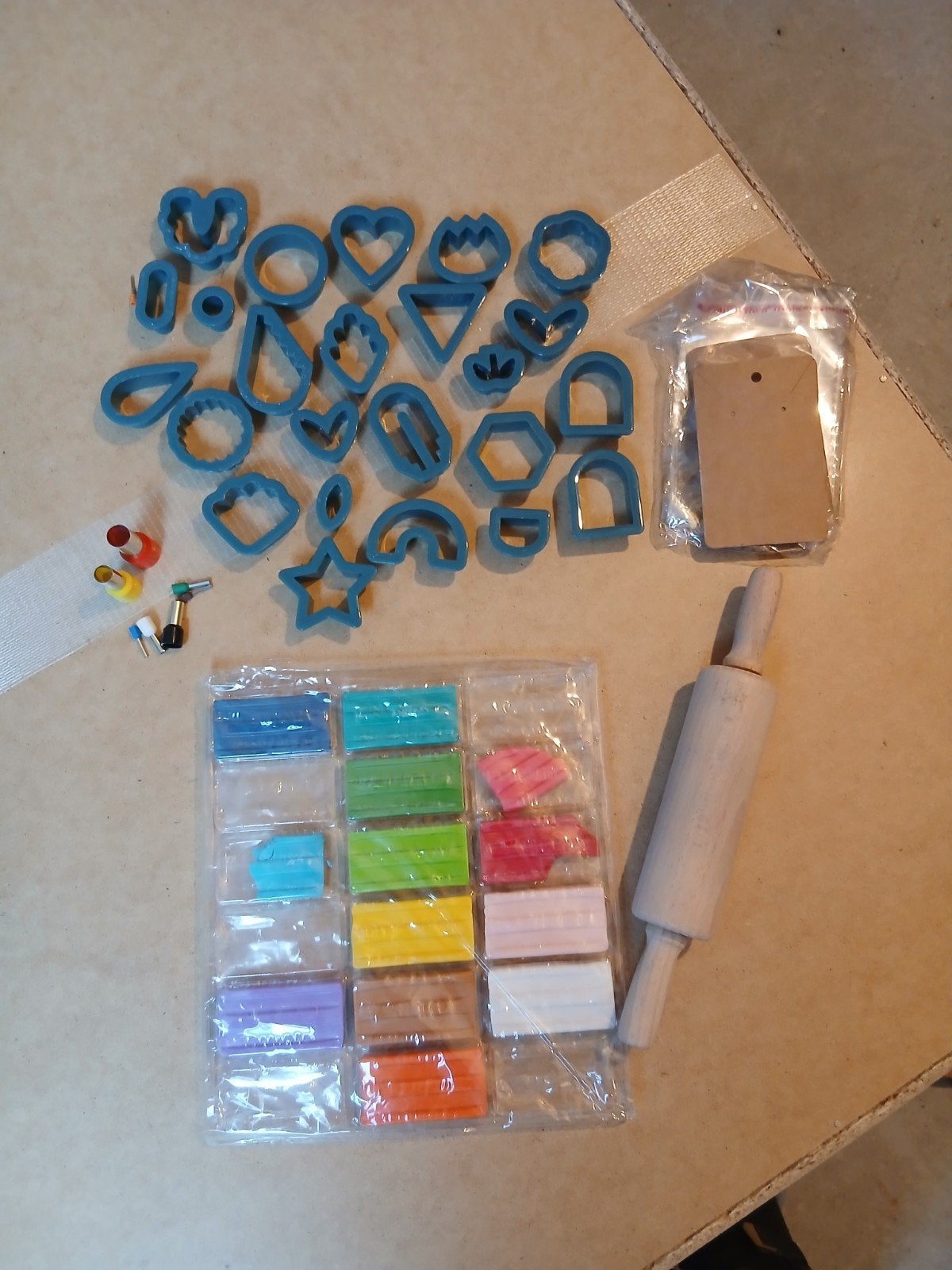 Klei setje, incl uitstekers, leuk om sieraden te maken, Ophalen of Verzenden