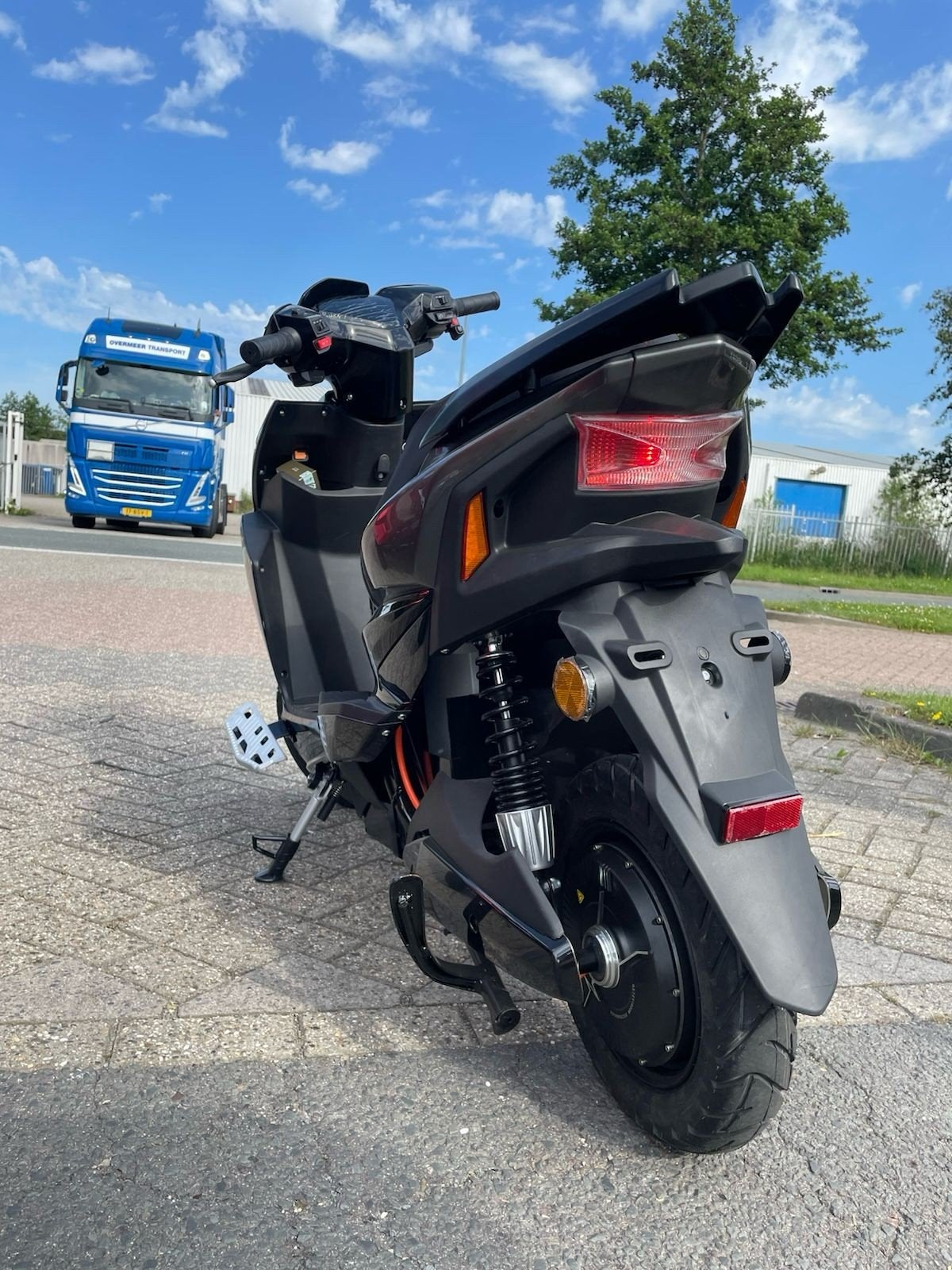 Elektrische motorscooter Yashixin Bumblebee Grey, Fietsen en Brommers, Ophalen, Nieuw, 50 km per accu of meer