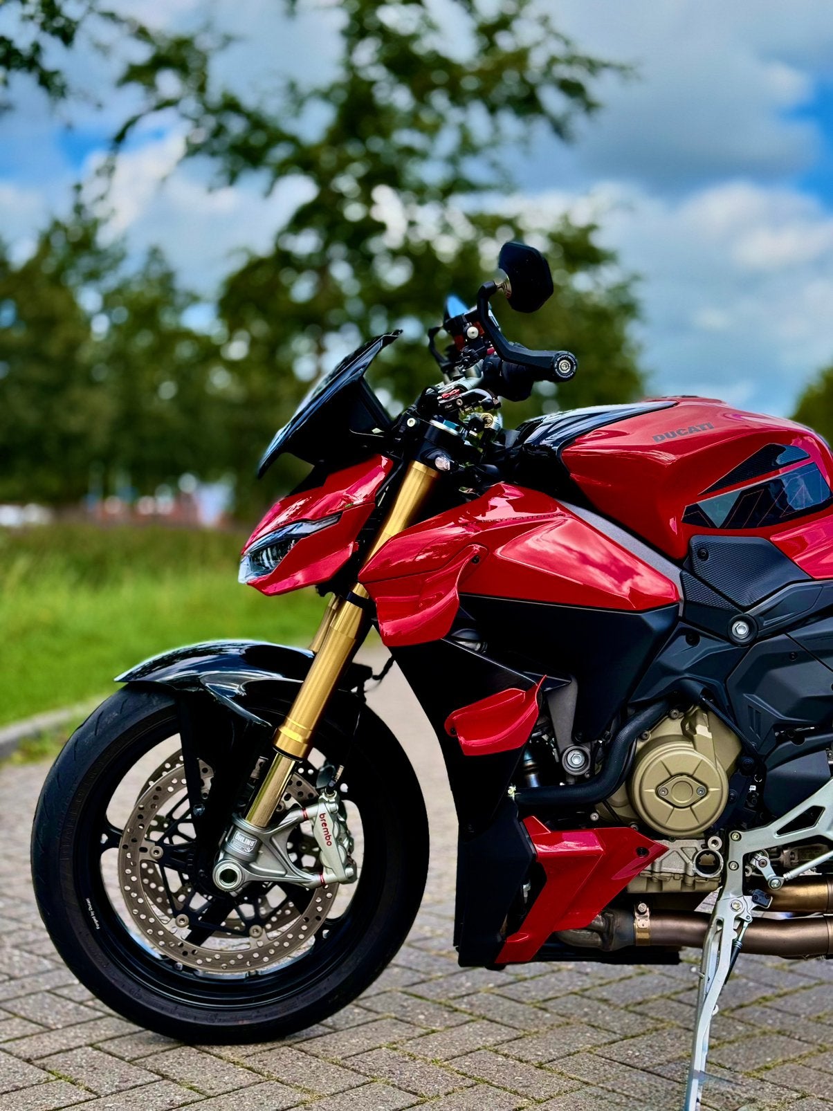 Foto 11 van Ducati StreetFighter V4 S - “Nieuwstaat”  slechts 7776 km