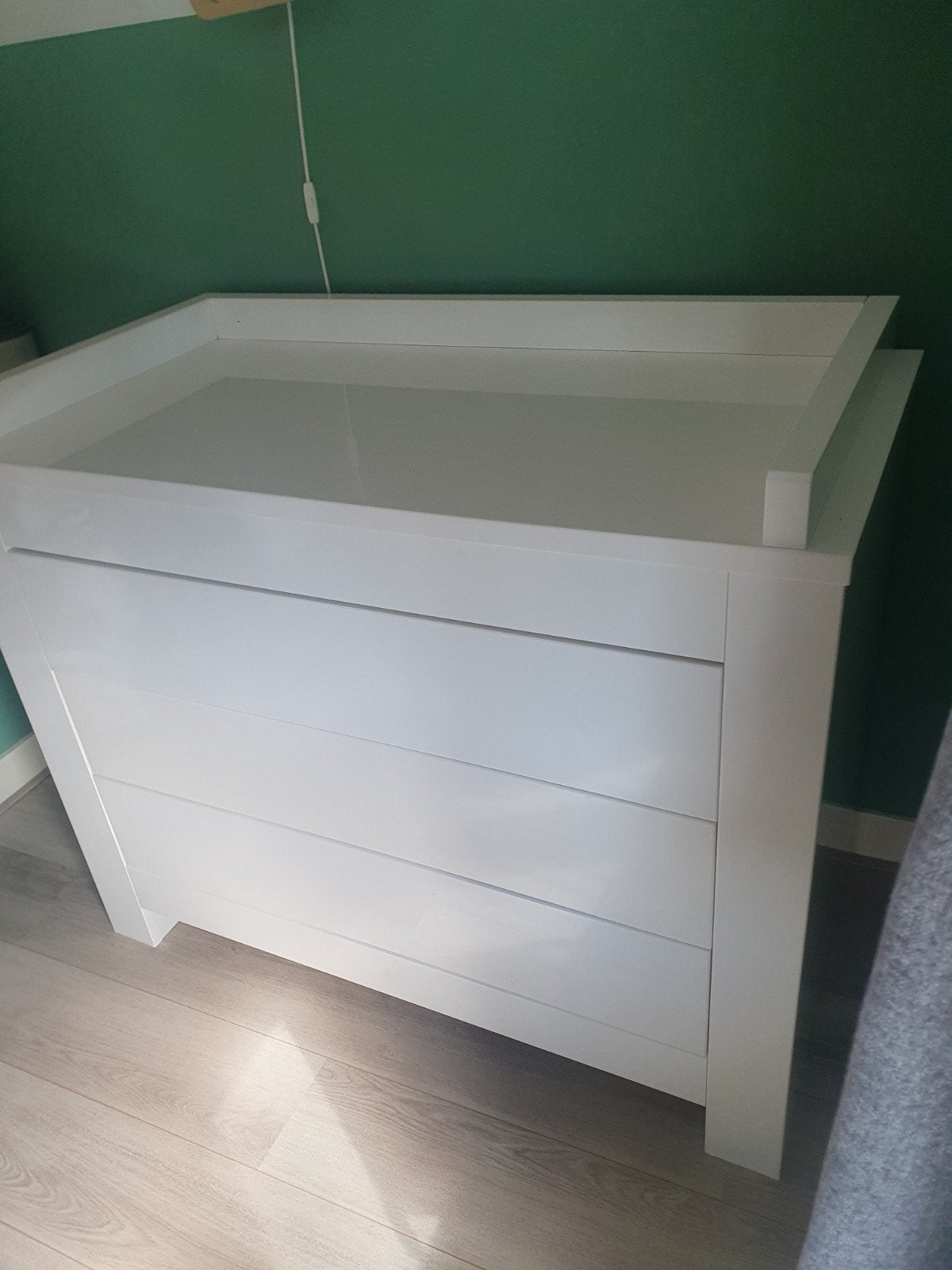 Witte commode Kids Mill Alaska hoogglans wit, Kinderen en Baby's, Kinderkamer | Commodes en Kasten, Ophalen, Gebruikt, 50 tot 70 cm